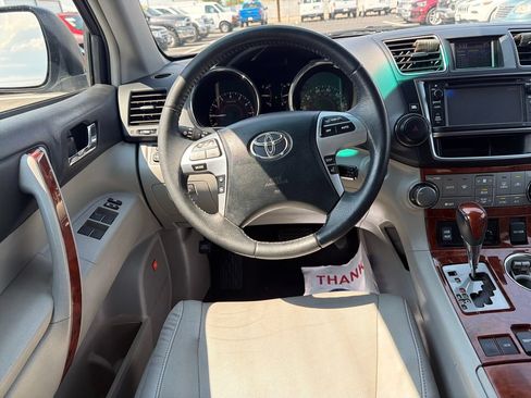 Used 2013 Toyota Highlander Limited FWD image 13