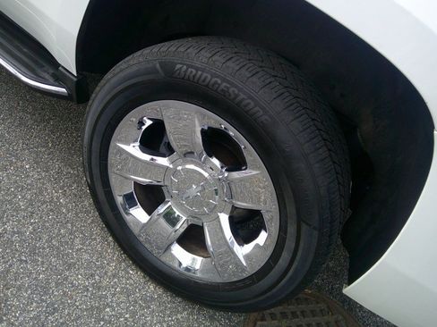 Used 2016 Chevrolet Tahoe LTZ AWD/4WD image 18