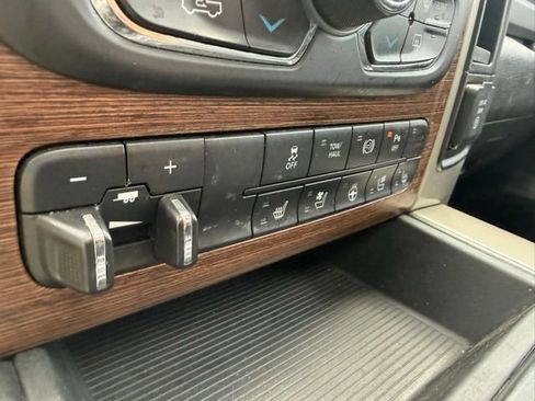 Used 2015 RAM 2500 Laramie w/ Black Appearance Group image 27