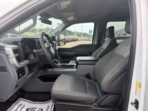 Used 2024 Ford F250 XLT w/ FX4 Off-Road Package image 17