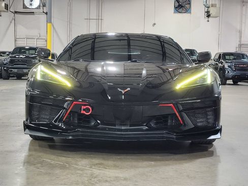 Used 2021 Chevrolet Corvette Stingray Coupe w/ Z51 Performance Package RWD image 2