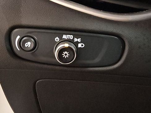 Used 2025 Chevrolet Malibu LT FWD image 23