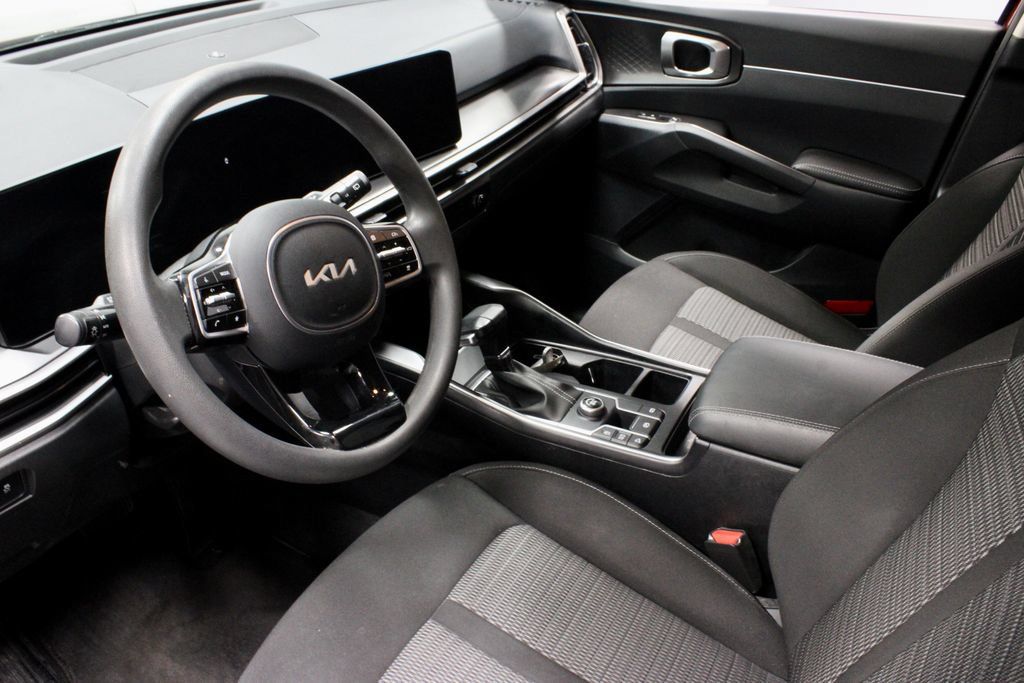 Used 2024 Kia Sorento LX FWD image 22