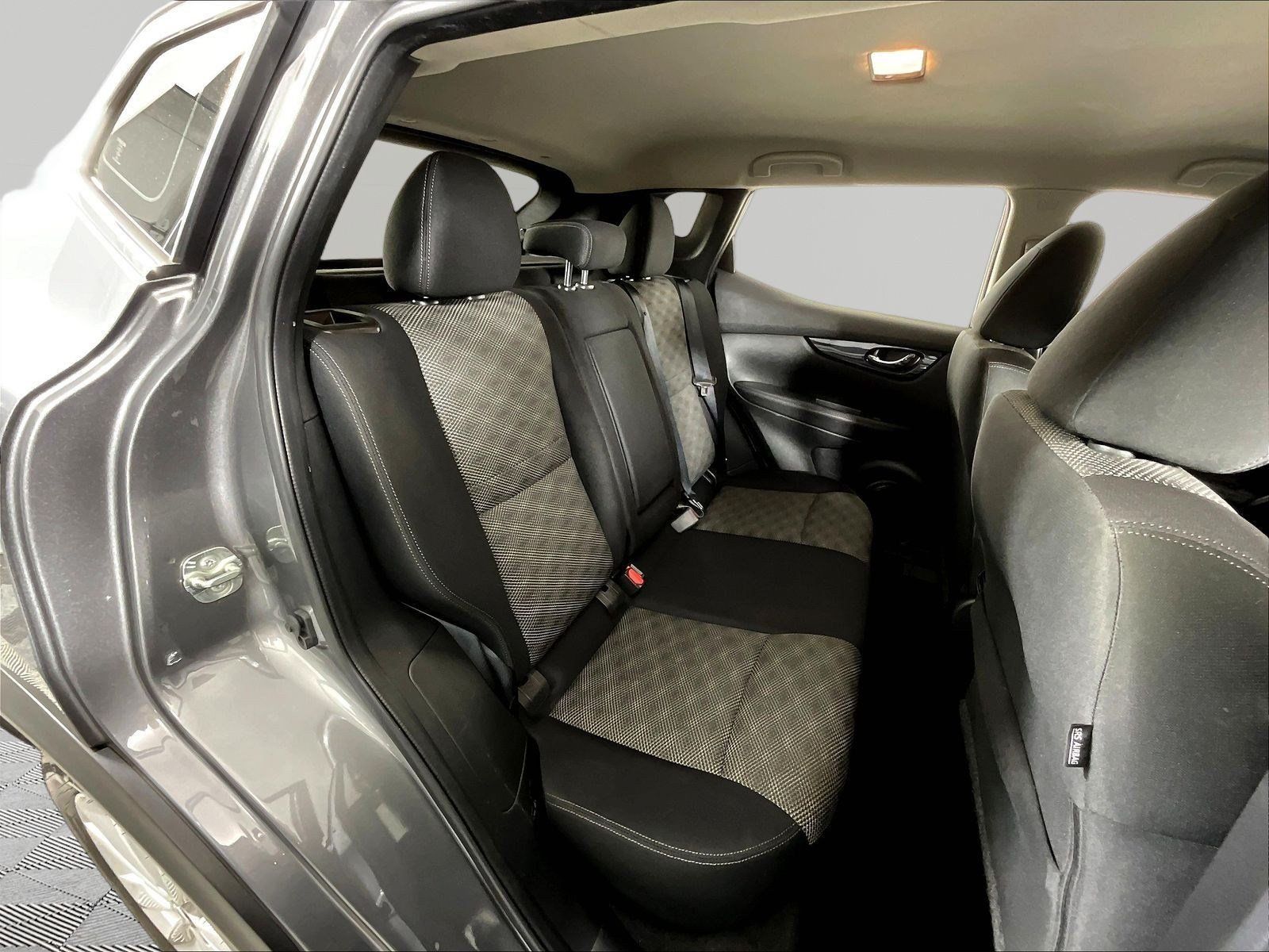 Used 2019 Nissan Rogue Sport SV AWD/4WD image 25