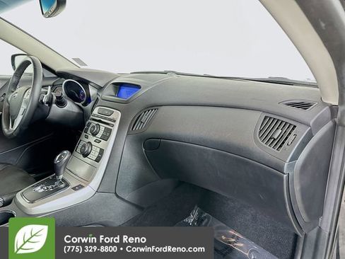 Used 2010 Hyundai Genesis 3.8 image 28