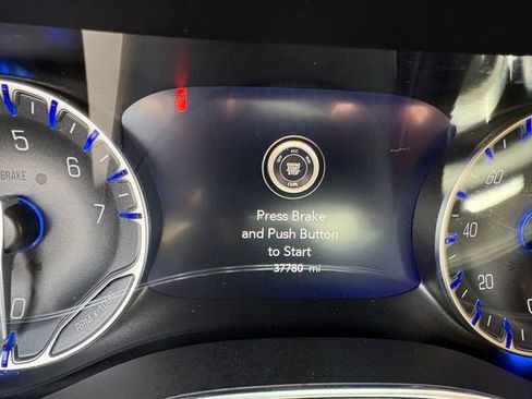 Used 2025 Chrysler Pacifica Limited image 7