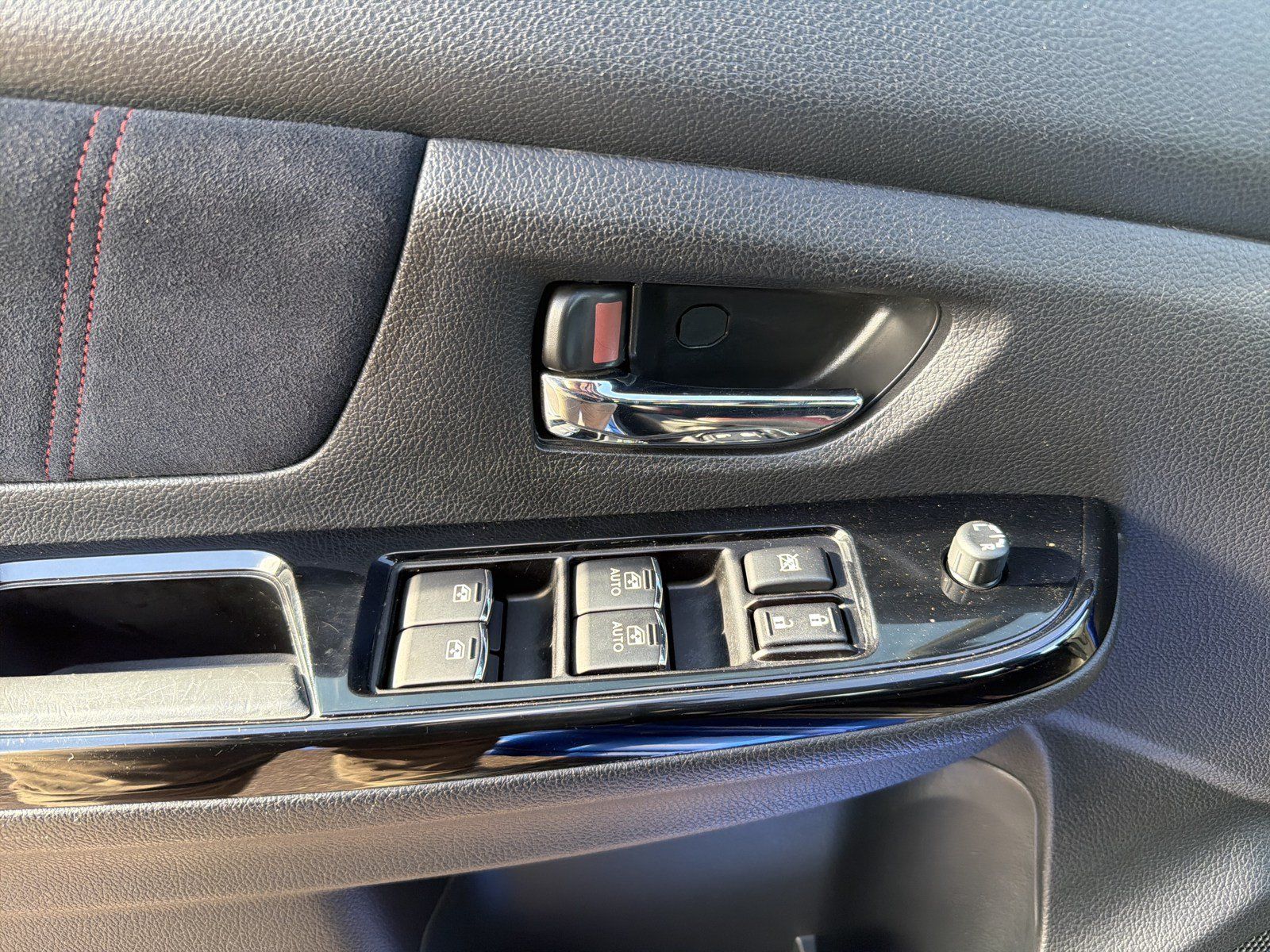 Used 2019 Subaru WRX STI AWD/4WD image 19