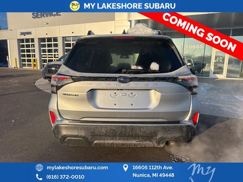Used 2025 Subaru Forester Premium image 8