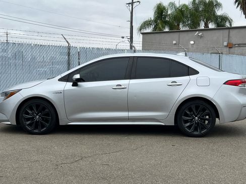 Used 2021 Toyota Corolla LE FWD image 2