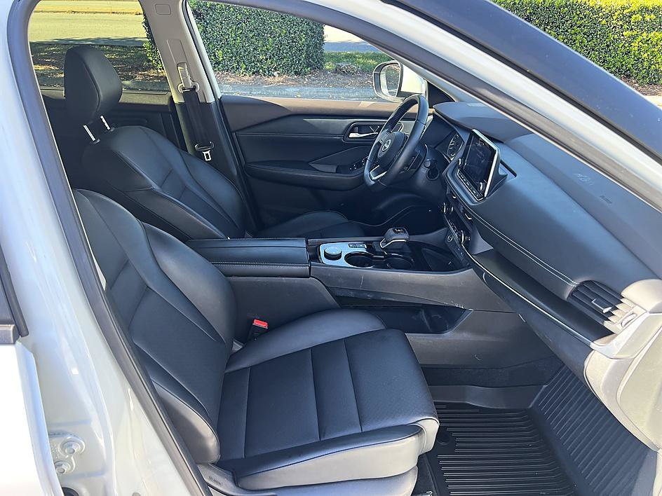 Certified 2023 Nissan Rogue SV w/ SV Premium B Package AWD/4WD image 17