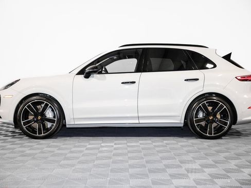 Used 2019 Porsche Cayenne Turbo AWD/4WD image 12