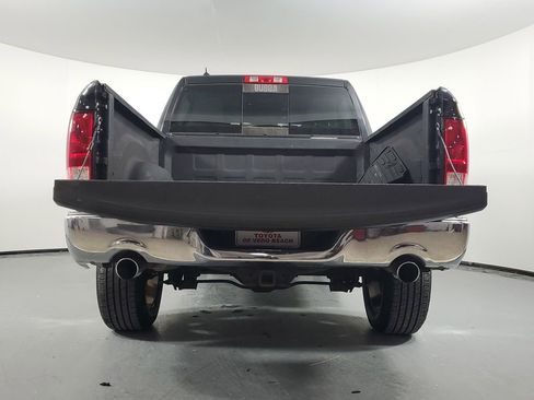 Used 2018 RAM 1500 SLT image 31