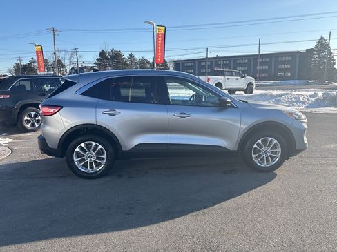 Used 2022 Ford Escape SE w/ Cold Weather Package image 8