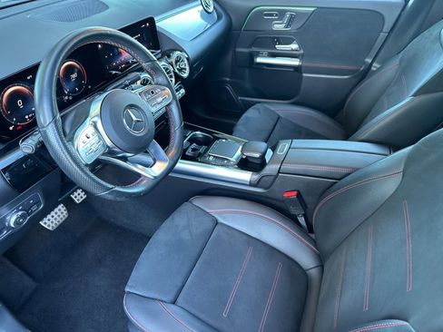 Certified 2022 Mercedes-Benz GLA 250 image 11