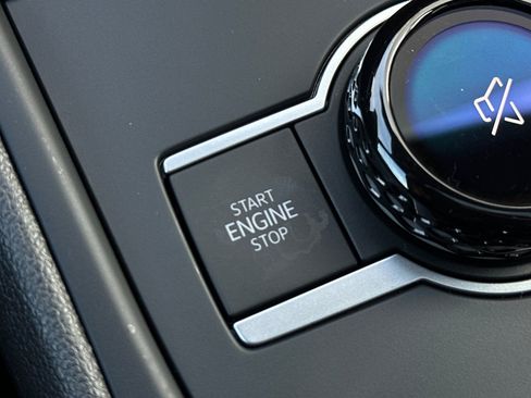 New 2026 Volkswagen Tiguan SE R-Line FWD image 20