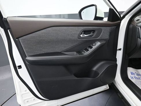 Used 2023 Nissan Rogue SV image 27