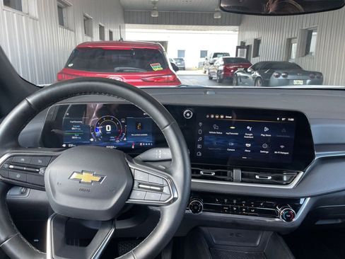 Used 2025 Chevrolet Equinox LT image 18