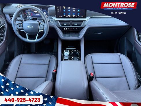 Used 2025 Ford Explorer Platinum w/ LUX Leather Package AWD/4WD image 25