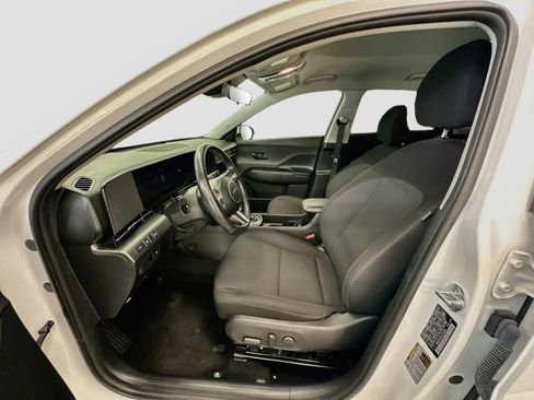 Used 2025 Hyundai Kona SEL AWD/4WD image 13