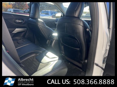 Used 2022 Jeep Cherokee Latitude w/ Sun & Sound Group image 17