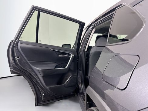 Used 2025 Toyota RAV4 XLE w/ Convenience Package image 26