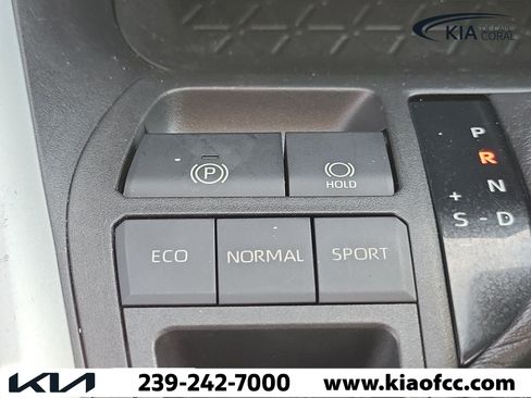 Used 2021 Toyota RAV4 LE FWD image 30