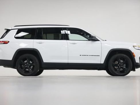 Used 2023 Jeep Grand Cherokee L Laredo AWD/4WD image 16