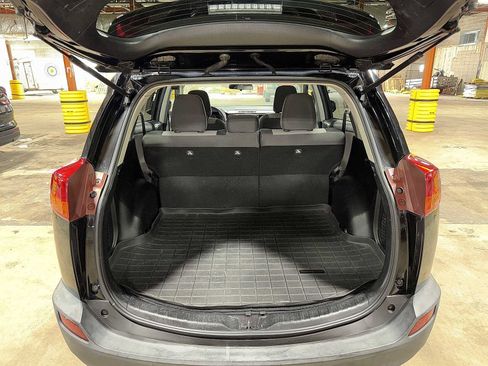 Used 2013 Toyota RAV4 LE image 11