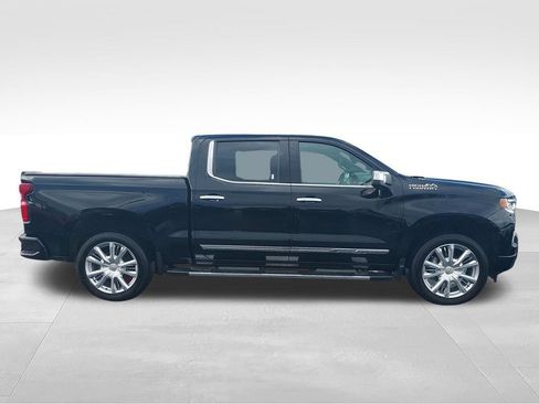 Used 2024 Chevrolet Silverado 1500 High Country w/ High Country Premium Package AWD/4WD image 6