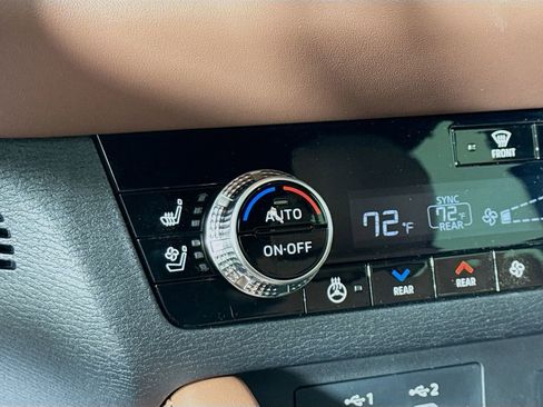 New 2025 Mitsubishi Outlander SEL FWD image 21