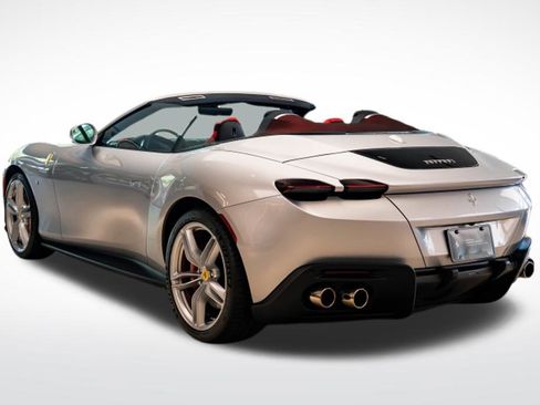 Used 2024 Ferrari Roma Spider image 3
