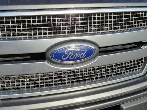 Used 2018 Ford F150 Platinum w/ Equipment Group 701A Luxury image 10