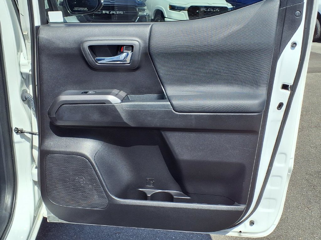 Used 2021 Toyota Tacoma TRD Off-Road w/ TRD Premium Off Road Package AWD/4WD image 16