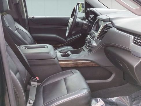 Used 2019 Chevrolet Suburban LT AWD/4WD image 29