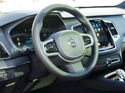 Used 2023 Volvo XC90 T8 Ultimate image 16