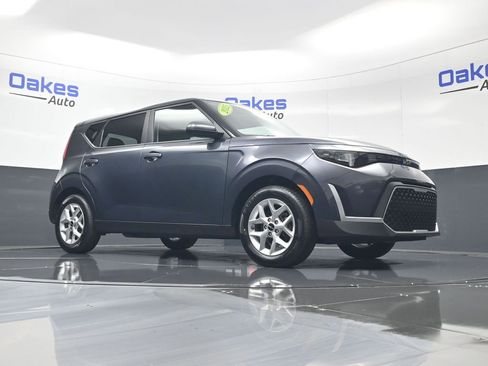 Certified 2025 Kia Soul LX w/ LX Technology Package image 36