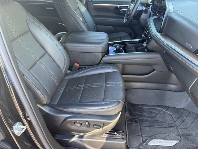 Used 2025 Chevrolet Tahoe High Country AWD/4WD image 15