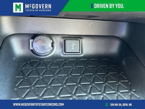 Used 2022 Toyota RAV4 XLE w/ Convenience Package AWD/4WD image 23