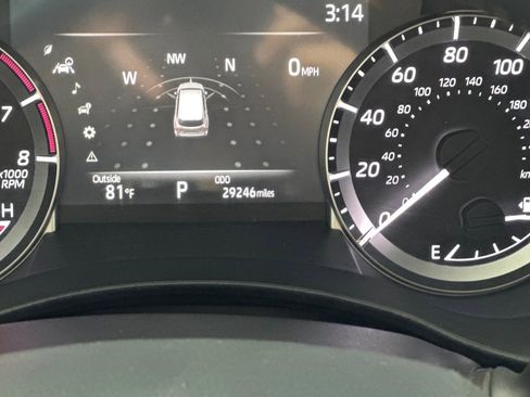 Used 2025 Toyota Highlander LE FWD image 20