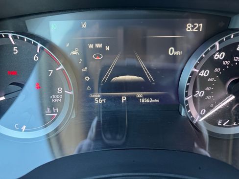 Used 2024 Toyota Highlander LE image 11