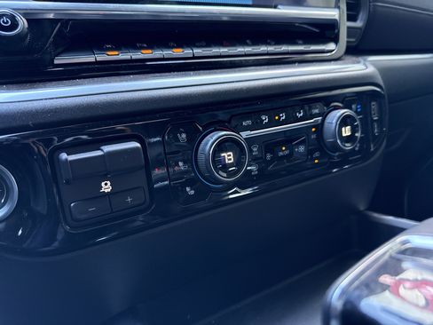 Used 2022 Chevrolet Silverado 1500 LTZ image 28