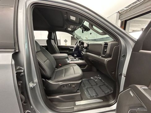 Used 2025 Chevrolet Silverado 1500 LTZ w/ Technology Package RWD image 60