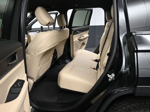 Used 2023 Jeep Grand Cherokee Limited AWD/4WD image 27