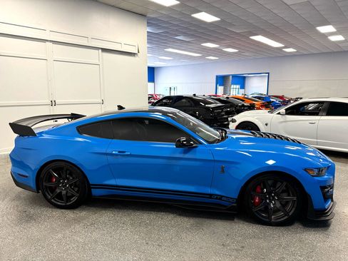Used 2022 Ford Mustang Shelby GT500 w/ Carbon Fiber Track Pack image 6