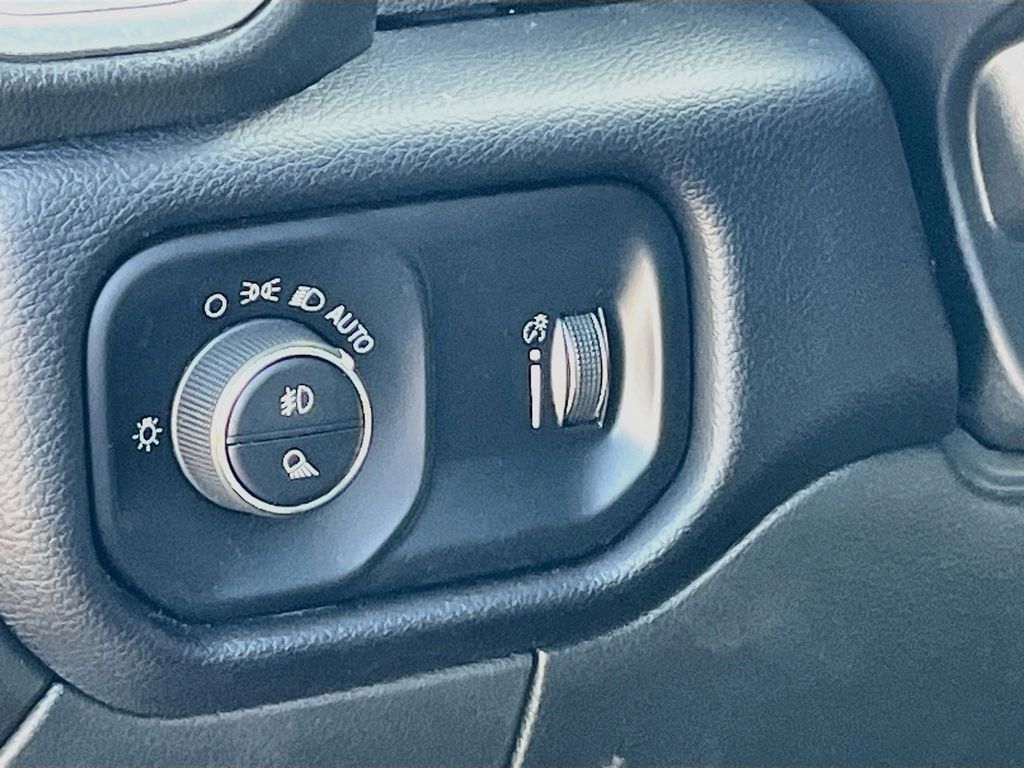 Used 2024 RAM 2500 Big Horn AWD/4WD image 10