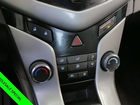 Used 2014 Chevrolet Cruze LT image 19