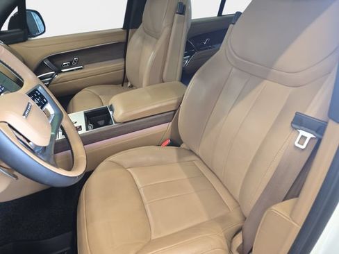Certified 2025 Land Rover Range Rover SE AWD/4WD image 17