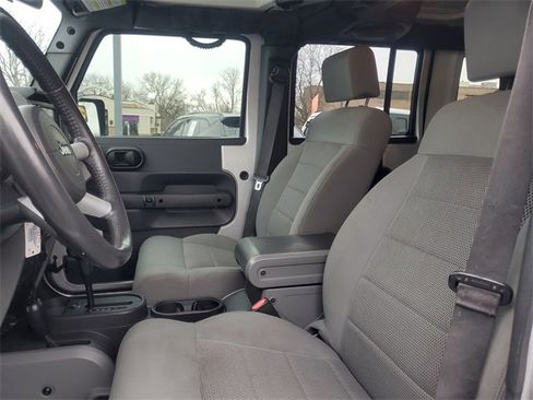 Used 2009 Jeep Wrangler Unlimited Sahara w/ Dual Top Group image 13