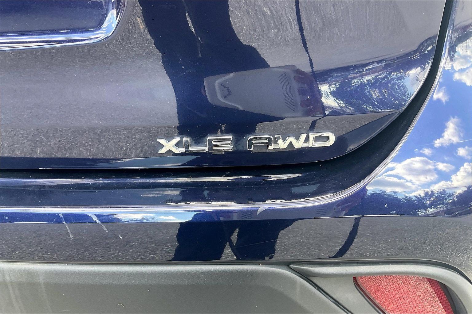 Used 2023 Toyota Highlander XLE AWD/4WD image 10