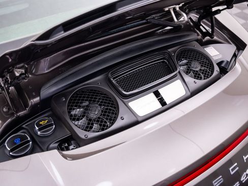 Used 2015 Porsche 911 Carrera 4S AWD/4WD image 34